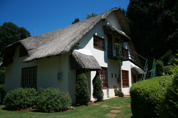 Thatchings Guest House