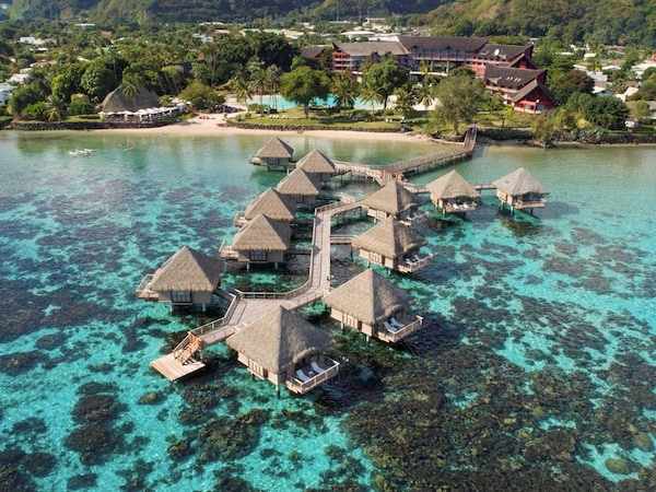 Tahiti Ia Ora Beach Resort