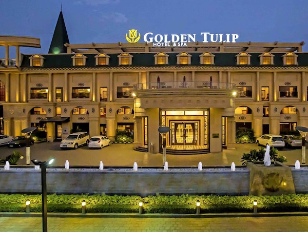 Hotel Golden Tulip Vasai And Spa