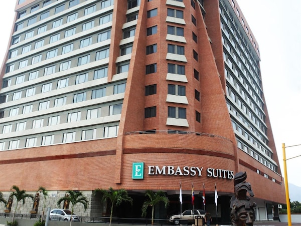 Hotel Embassy Suites By Hilton Valencia