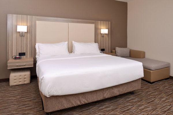 Holiday Inn Express & Suites Williams, An Ihg Hotel