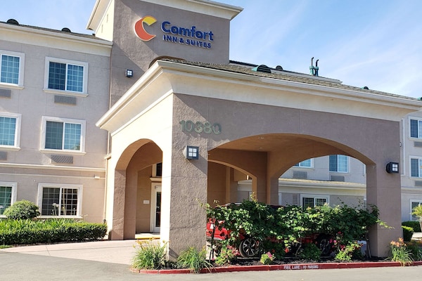 Comfort Inn and Suites Galt-Lodi North