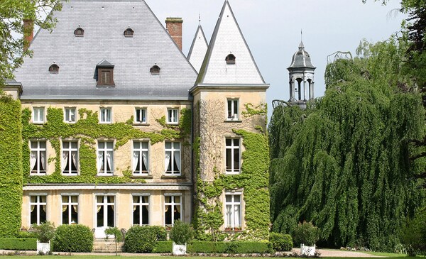 Le Chateau d' Adomenil