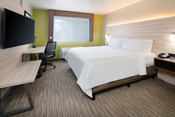 Holiday Inn Express Hotel & Suites Watsonville, An Ihg Hotel