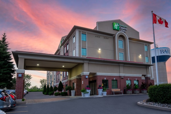 Holiday Inn Express Hotel & Suites Barrie, An Ihg Hotel