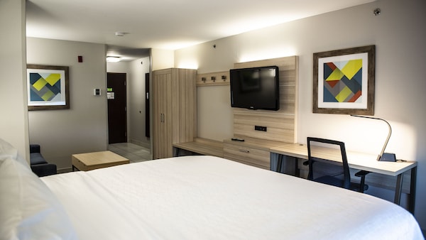 Holiday Inn Express Hotel & Suites Sedalia, an IHG Hotel