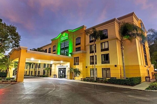 Wingate By Wyndham  & Suites - New Tampa