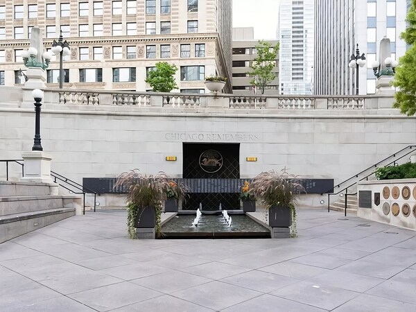 Enjoy This Upscale Resort Hotel In Downtown Millennium Park
