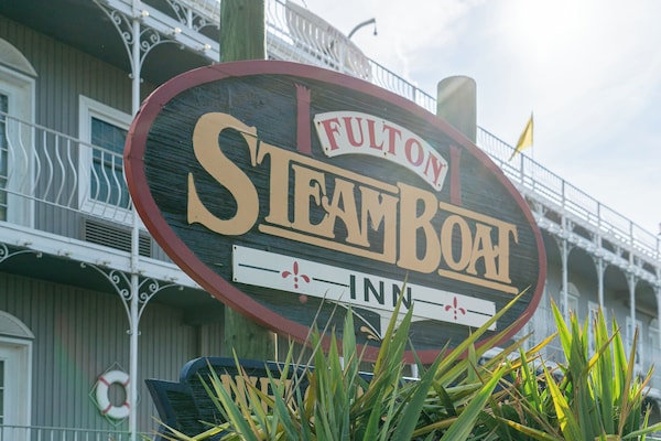 Fulton Steamboat Inn