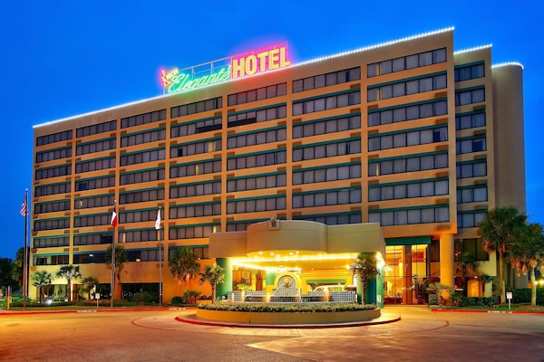 Mcm Elegante Hotel & Conference Center
