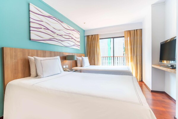 Radisson Resort And Suites Phuket