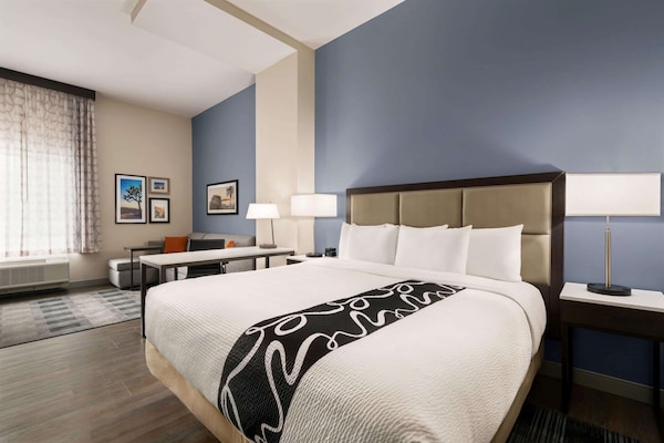 La Quinta Inn & Suites By Wyndham San Bernardino