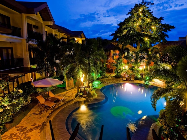 Hotel Boracay Tropics Resort