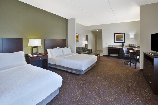 Holiday Inn Express & Suites Geneva Finger Lakes, An Ihg Hotel