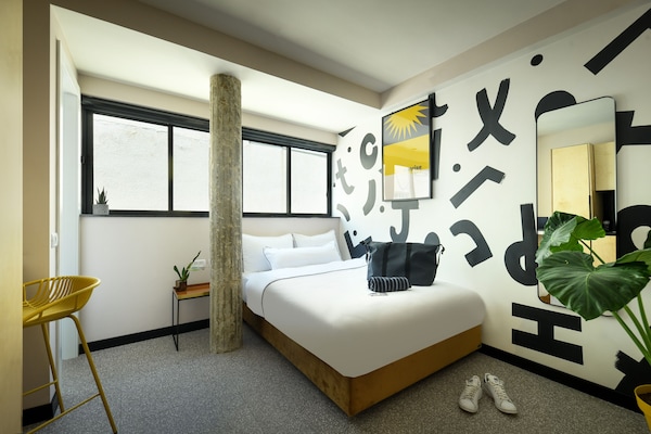 Pixel - An Autonomous Hotel By Loginn
