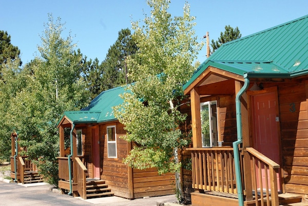 Eagle Fire Lodge & Cabins
