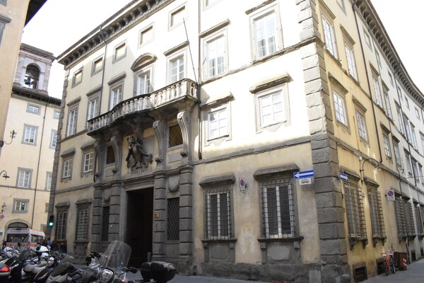 Palazzo Tucci Residenza D'Epoca