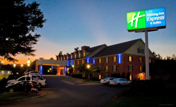 Holiday Inn Express And Suites Merrimack, An Ihg Hotel