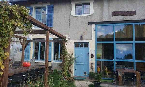 Gîte With Separate Bedroom And Living Room / Kitchen Le Ciel Bleu