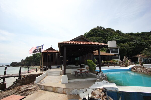 Gem Island Resort &Spa