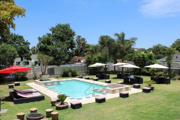 Africa Paradise OR Tambo Airport Boutique Hotel