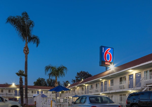 Motel 6 Los Angeles-Van Nuys - Sepulveda
