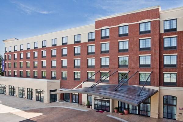 Hampton Inn and Suites Chapel Hill-Carrboro/Downtown, NC