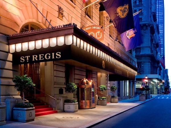 Luxury 5-star Hotel - 2 Bedroom Suite - St Regis Residence Club - 1400 Sf
