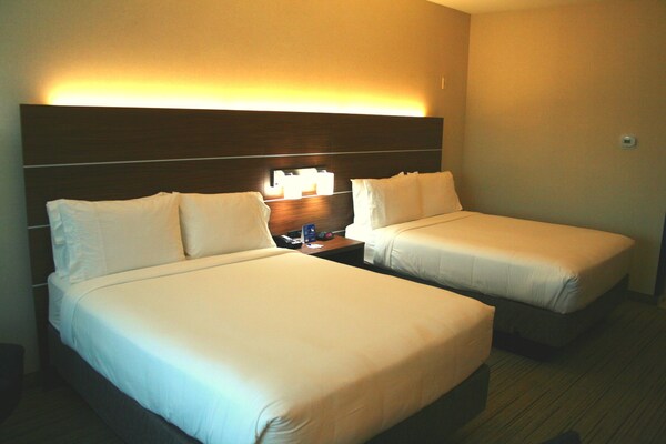 Holiday Inn Express Hotel & Suites Marina, An Ihg Hotel