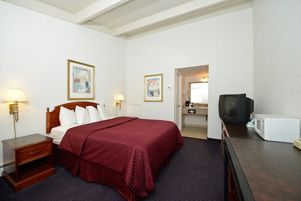 Americas Best Value Inn - Petoskey