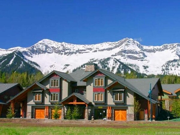 Pinnacle Ridge Chalets By Fernie Central Reservations