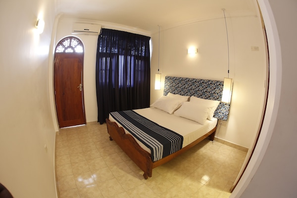 Hotel The Reef Beach Negombo