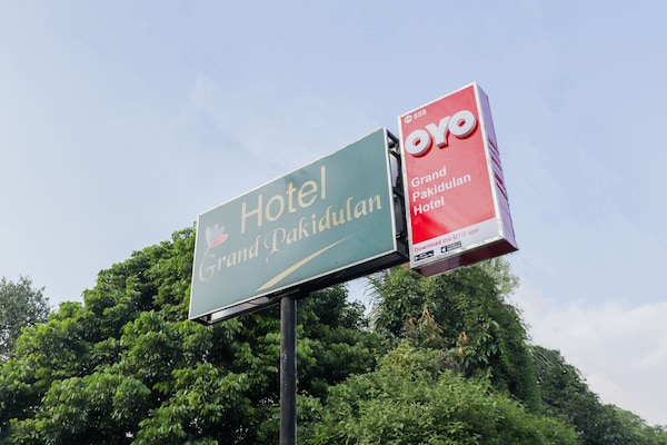 OYO 688 Grand Pakidulan Hotel