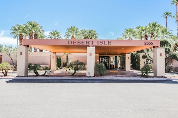 Desert Isle Resort, A Vri Resort