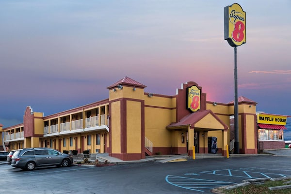 Super 8 By Wyndham Indianapolis-Southport Rd