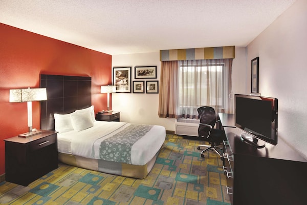 La Quinta Inn & Suites Mansfield