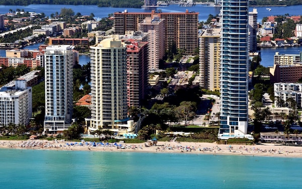DoubleTree Resort & Spa by Hilton Ocean Point North Miami Beach
