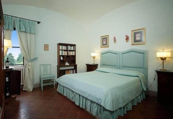 Slot Lejlighed i Badia Coltibuono med 3 soveværelser 5 sovepladser
