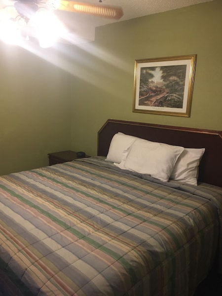 Rodeway Inn & Suites