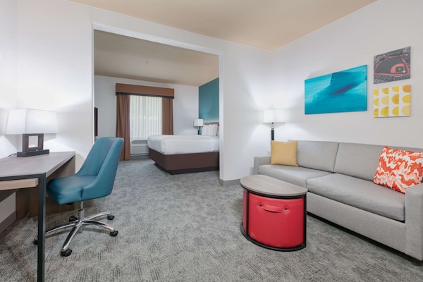 Comfort Suites Arlington - Entertainment District
