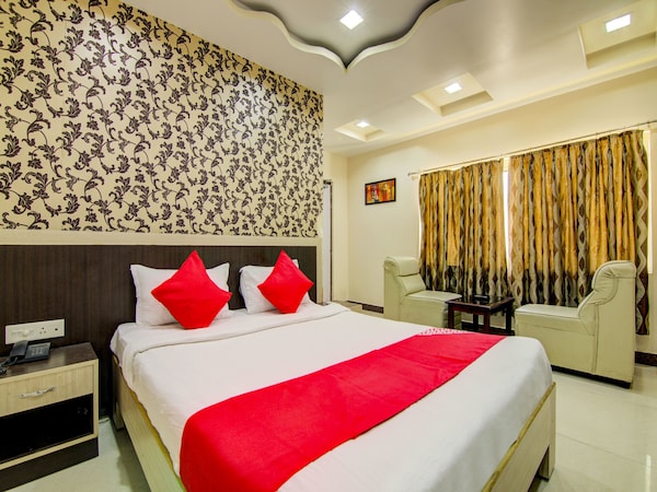 OYO 13584 Hotel Ruchi