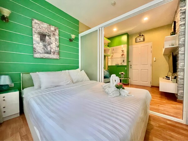The Trust Huahin Resort Condo Greeny Room