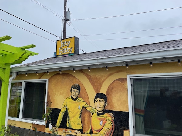 The Star Trek - USS Enterprise Room at the Itty Bitty Inn