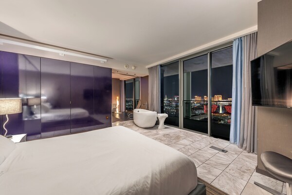 Palms Place Hotel-Stunning Modern Suite-Amazing Strip View-No Resort Fees