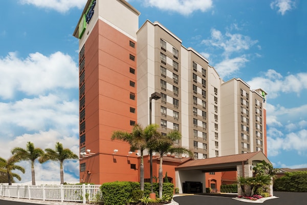 Holiday Inn & Suites Across From Universal Orlando, An Ihg Hotel