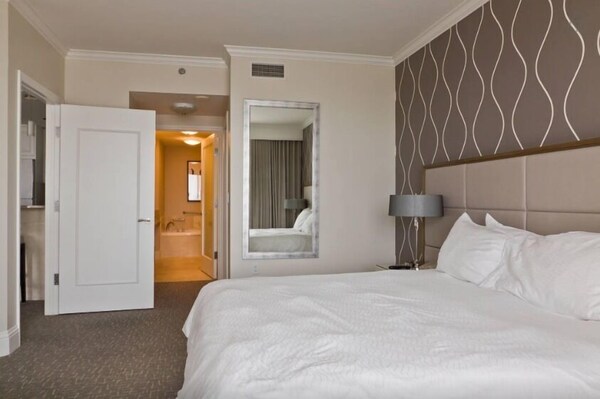 Fontainebleau Hotel Ocean View 1 Bedroom Suite