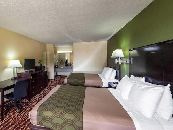 Econo Lodge Inn & Suites Downtown Northeast Near Ft Sam Houston, At&T