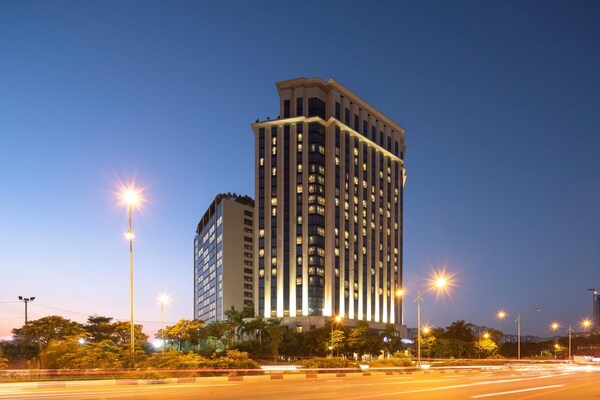 Hotel West Hanoi