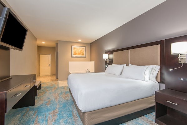 Holiday Inn Express & Suites Norwood, An Ihg Hotel