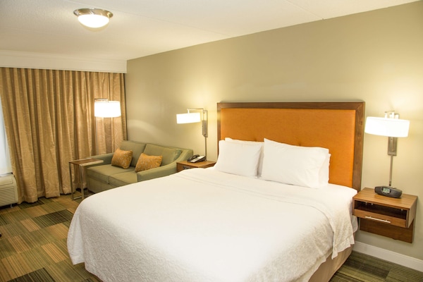 Hampton Inn & Suites Albany-Downtown